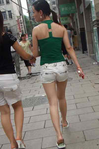 莫向晚被砸蛋糕